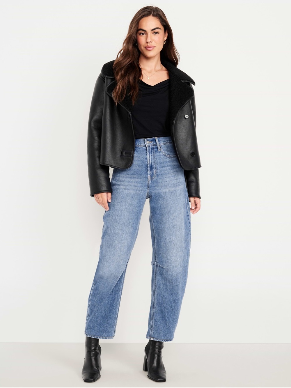 Old Navy Women's Straight‑Leg Jeans in Light Blue Wash